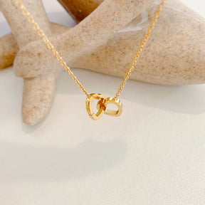 Hoje é o Seu Dia - Colar Duplo Coração Entrelaçados Banhado a Ouro 18k